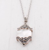 White Mother-of-Pearl Necklace